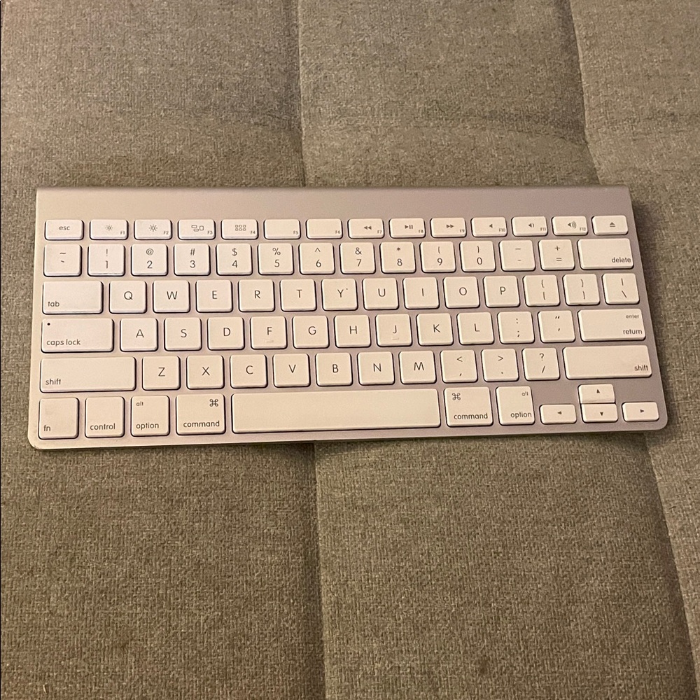 Apple Wireless Keyboard